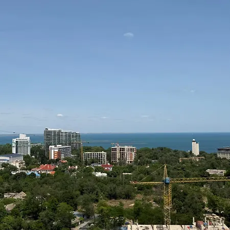 Apartmán в аркадии с террасой и видом на море